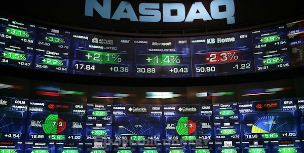 Nasdaq là một trong các sàn môi giới chứng khoán hàng đầu ở Mỹ